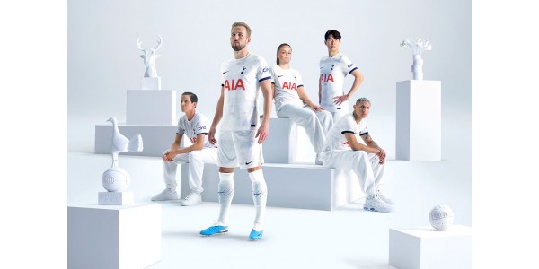 Tottenham Hotspurin uusi kotipakkaus